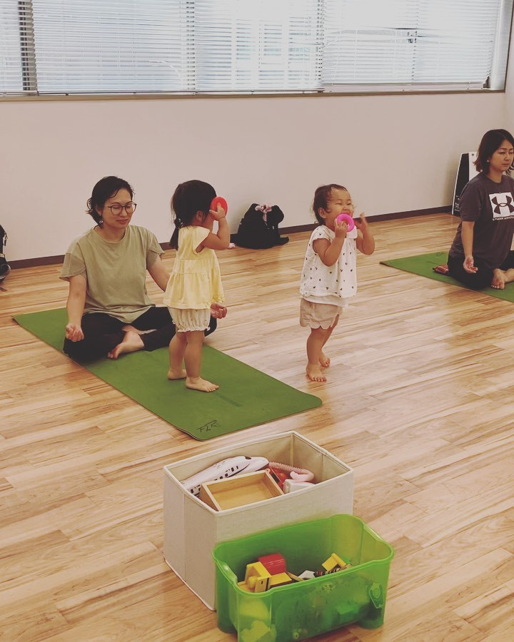 浜松市、街中のヨガスタジオでの産後ママヨガ🧘‍♀️